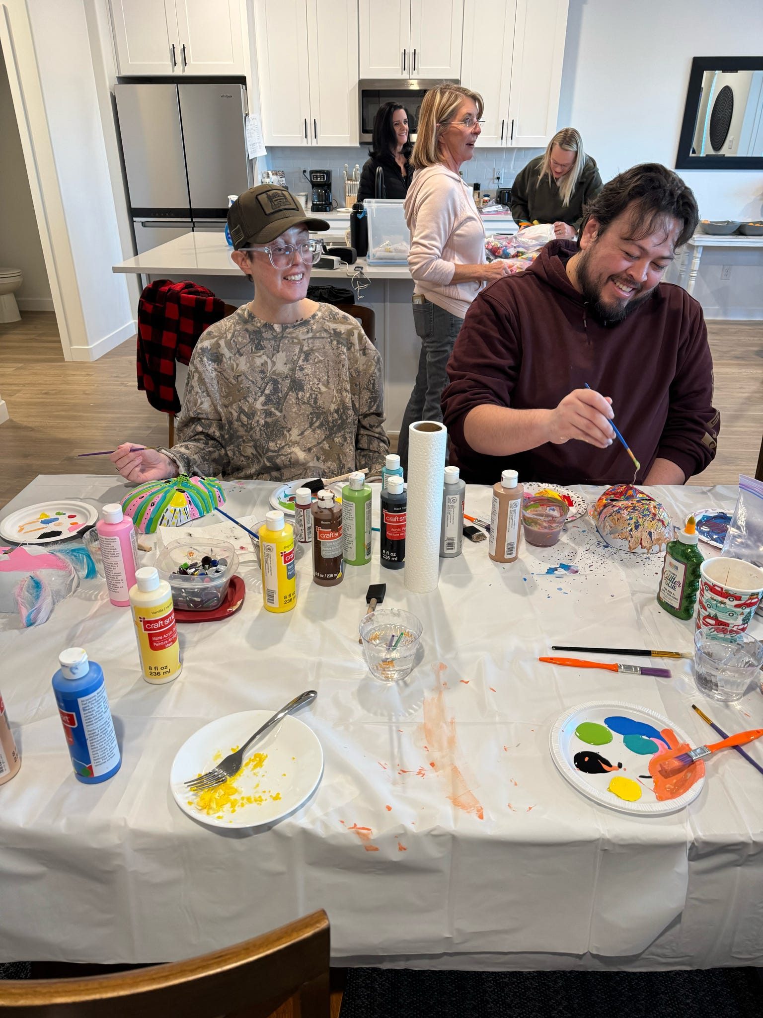 Group community healing experience at The Bridge Health Recovery Center, New Harmony Utah — 21-day wellness retreat